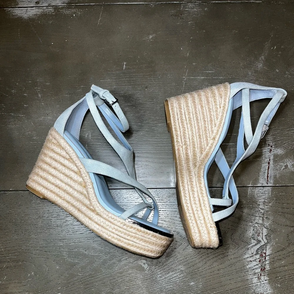 DKNY Powder Blue Straw Wedge Strappy Sandals NWOB US 6 Women’s